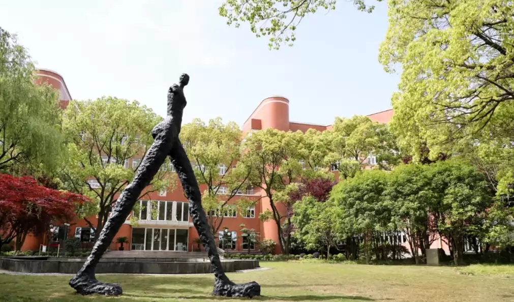 包玉刚实验学校
