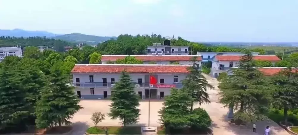 荆门市弘毅学校