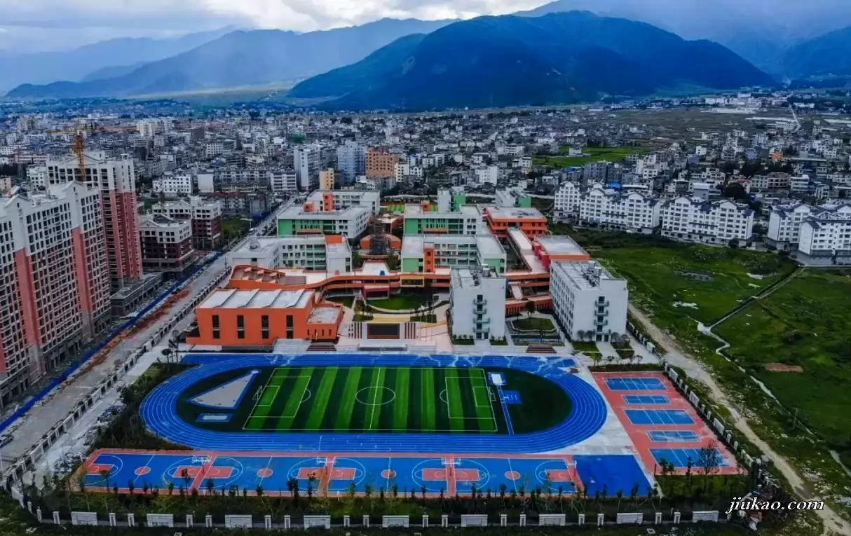 凉山州凉铭高级中学