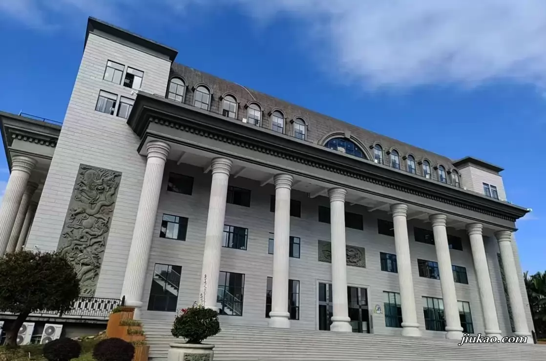 福州市仓山区里仁学校