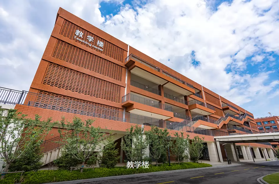 济南德雅高级中学