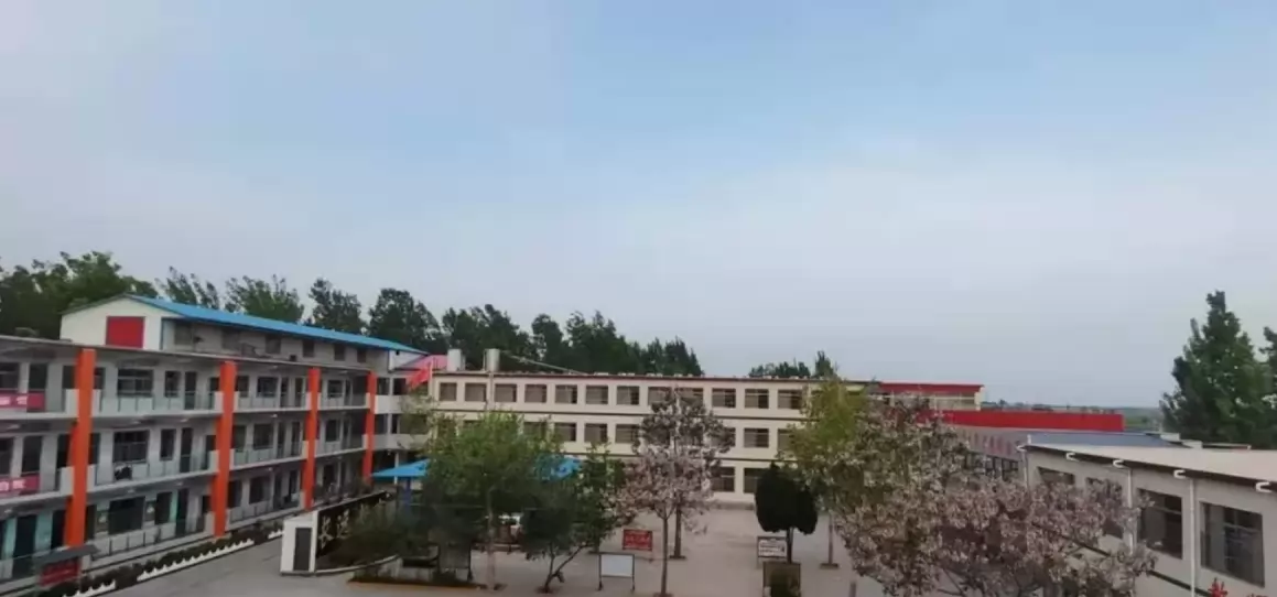 临漳县杜村集乡长远学校